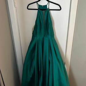 emerald green halter top prom dress